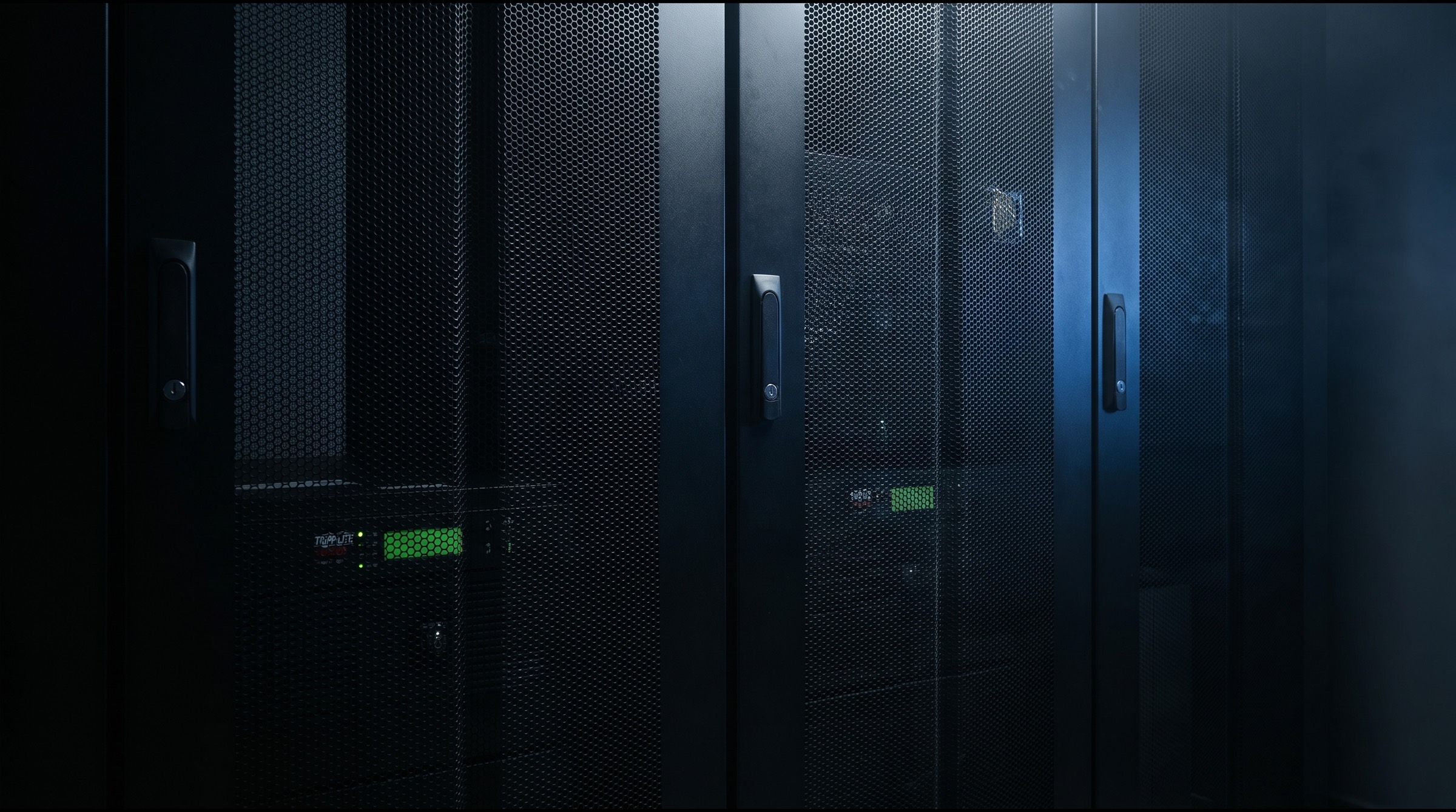 Sistema de redundância de energia em datacenter, UPS e baterias enfileiradas